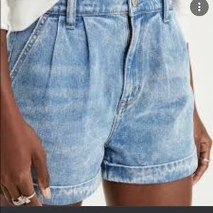 American Eagle Mom Jean Shorts 